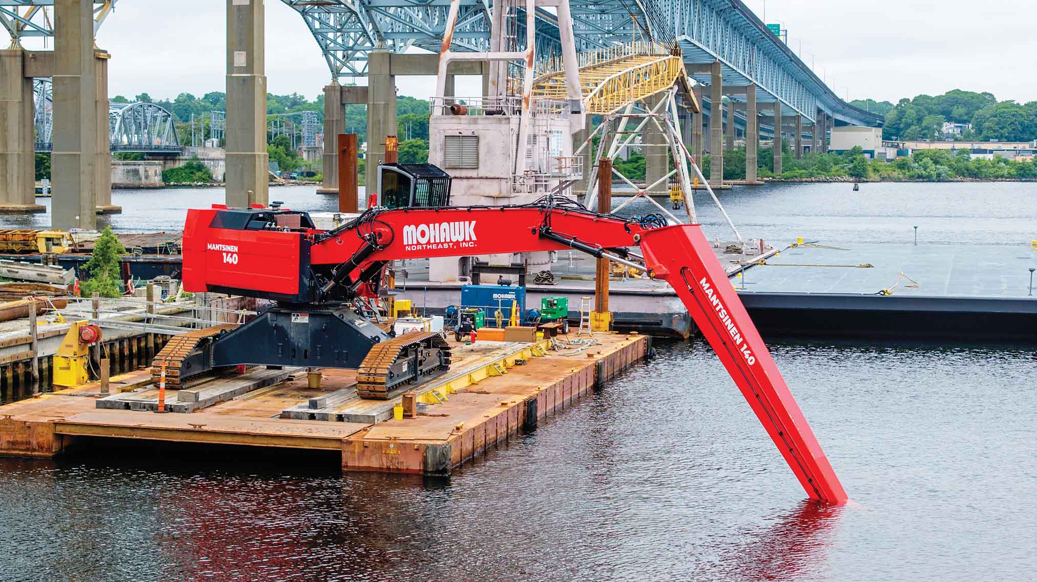 Mohawk Northeast Inc. turns to the Mantsinen 140R material handler to meet extreme dredging depths with accuracy and efficiency