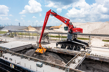 Keystone Terminals utilizes Mantsinen’s largest material handler in the Americas to maximize uptime